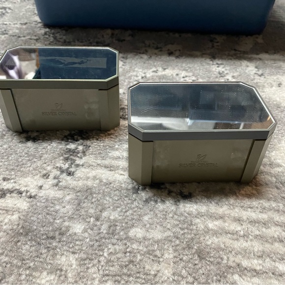 Swarovski Plastic Mirror Top Set of 2 Display Stands - Picture 1 of 12